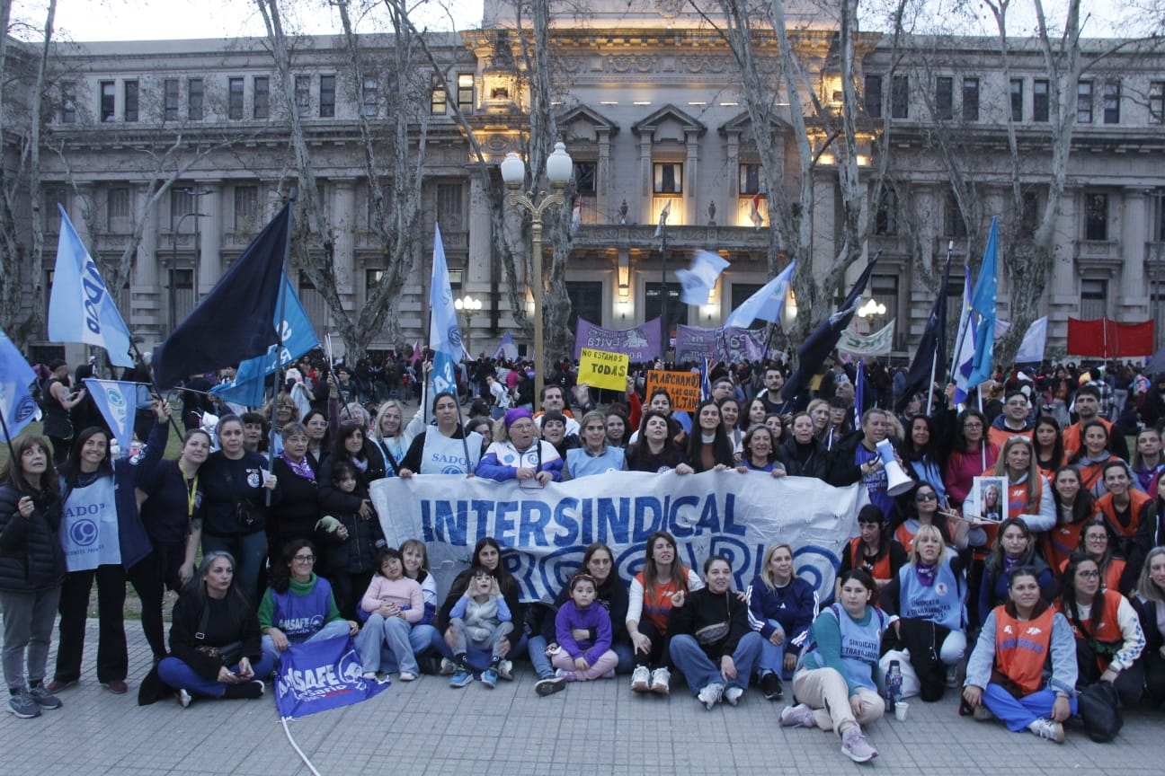 SECyT Rosario se movilizó en contra de los femicidios 